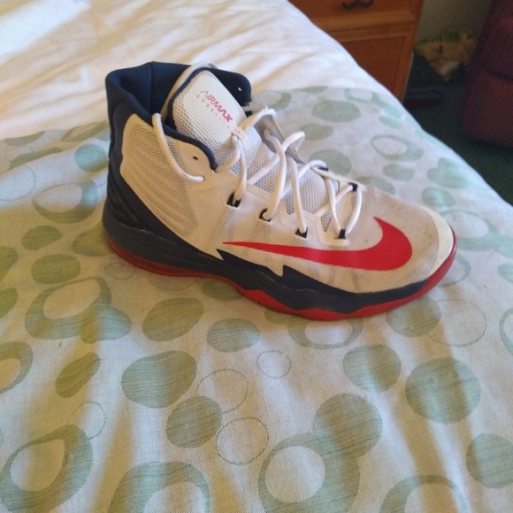 Shoes - Picture 5 of 8